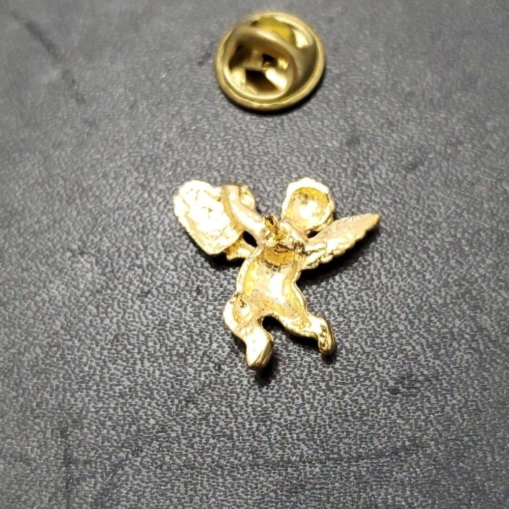 Gold tone cupid brooch red heart clear rhinestone - Picture 8 of 9